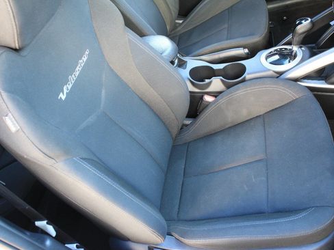 Used 2017 Hyundai Veloster image 16