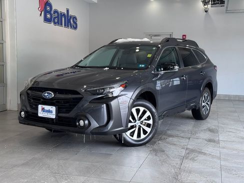 Used 2025 Subaru Outback Premium image 2
