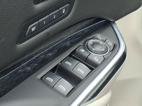 Used 2023 Cadillac XT4 Premium Luxury w/ Cold Weather Package FWD image 14