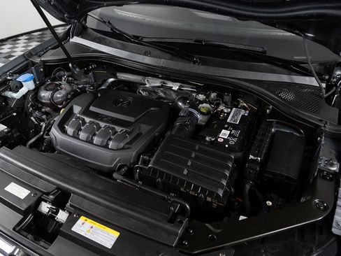 Used 2023 Volkswagen Tiguan SE image 44