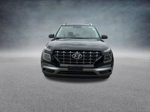 Used 2025 Hyundai Venue SEL FWD image 9