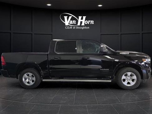 New 2026 RAM 1500 4x4 Crew Cab image 2