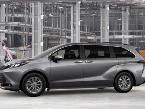 New 2026 Toyota Sienna XLE FWD image 5