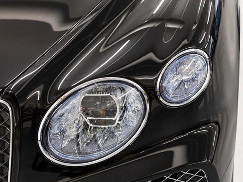 New 2025 Bentley Bentayga Extended Wheelbase image 5