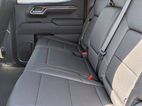 Used 2026 Chevrolet Silverado 1500 LT Trail Boss w/ Convenience Package II image 18