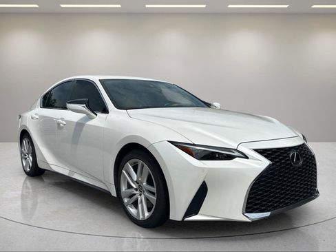 Used 2021 Lexus IS 300 w/ Comfort Package RWD image 7