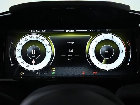 Used 2025 Aston Martin V8 Vantage Coupe image 7