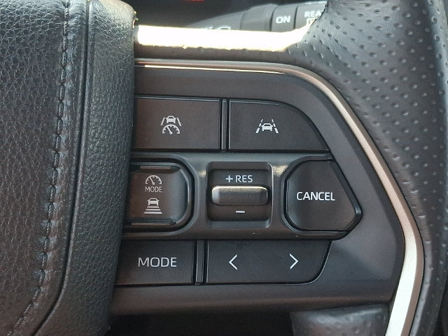 Used 2025 Toyota 4Runner SR5 AWD/4WD image 21