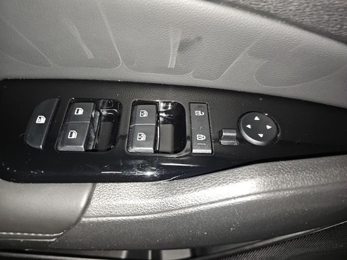 Used 2024 Kia Sportage SX image 29