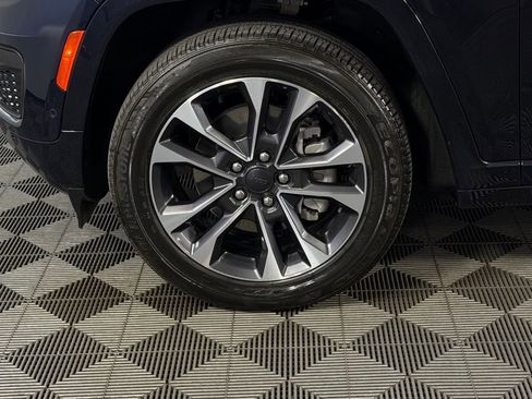 Used 2023 Jeep Grand Cherokee Overland w/ Advanced Protech Group III image 10