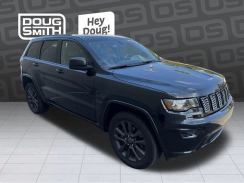Used 2021 Jeep Grand Cherokee Laredo X AWD/4WD image 6