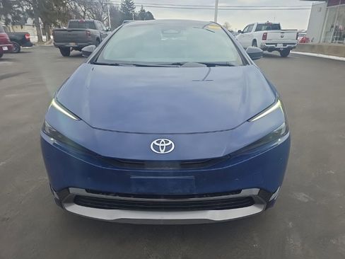Used 2024 Toyota Prius XLE image 3