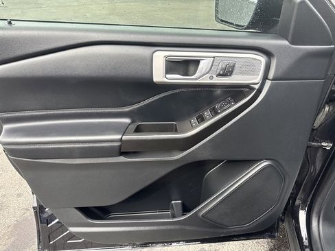 Used 2020 Ford Explorer Limited w/ Hybrid Equipment Group 310A image 9