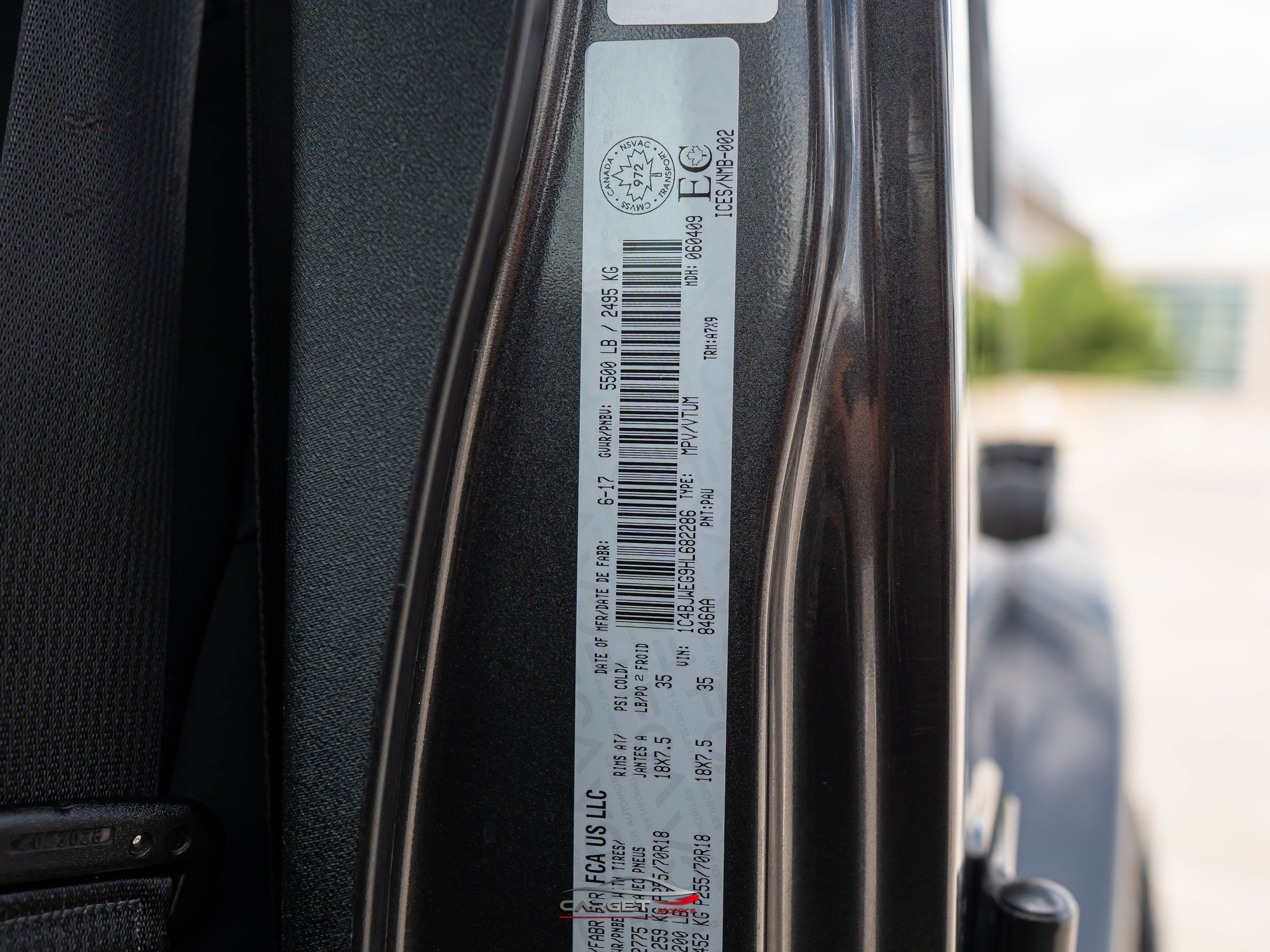 Used 2017 Jeep Wrangler Unlimited Sahara w/ Connectivity Group AWD/4WD image 44