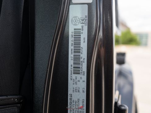 Used 2017 Jeep Wrangler Unlimited Sahara w/ Connectivity Group AWD/4WD image 44