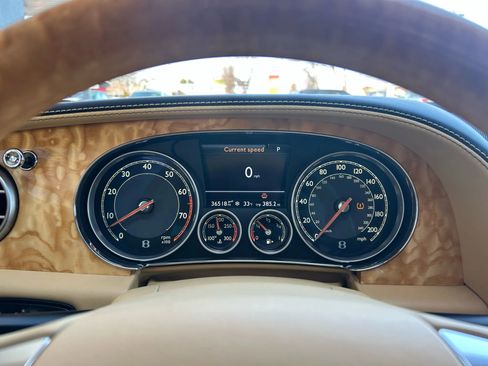 Used 2015 Bentley Flying Spur V8 image 5