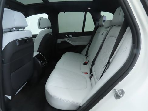 Used 2026 BMW X5 sDrive40i RWD image 23