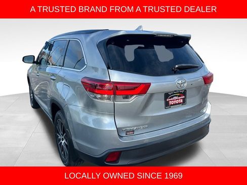 Used 2018 Toyota Highlander SE AWD/4WD image 3