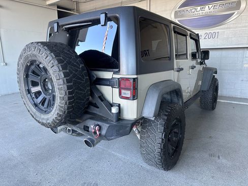 Used 2017 Jeep Wrangler Unlimited Rubicon image 13