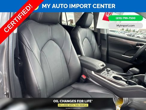 Certified 2025 Toyota Highlander Limited AWD/4WD image 31