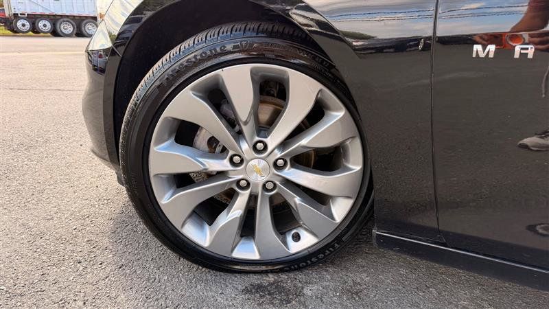 Used 2018 Chevrolet Malibu Premier w/ Premier Sun and Wheel Package FWD image 16