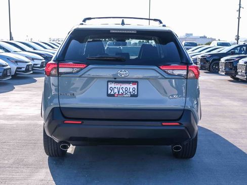 Certified 2022 Toyota RAV4 XLE Premium FWD image 5