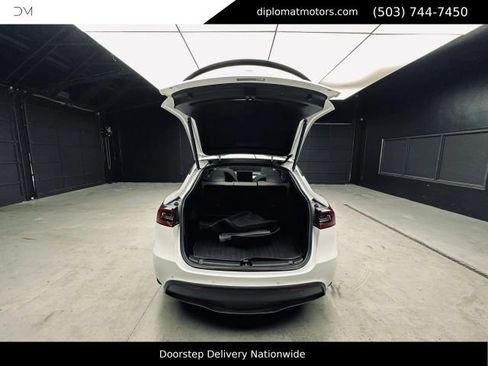 Used 2021 Tesla Model Y Long Range AWD/4WD image 39