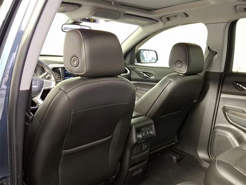 Used 2019 GMC Acadia SLT w/ Black Edition image 14