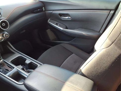 Used 2025 Nissan Sentra SR FWD image 11