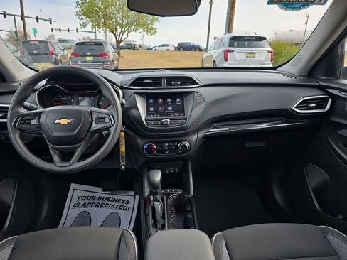 Used 2021 Chevrolet TrailBlazer LS image 12