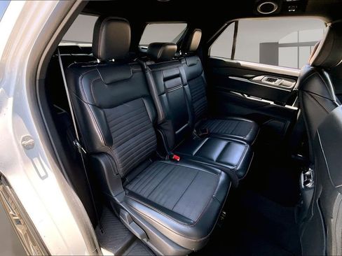 Used 2025 Ford Explorer ST-Line w/ ST-Line Street Pack AWD/4WD image 26