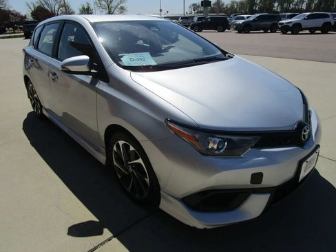 Used 2017 Toyota Corolla iM w/ Carpet Mat Package FWD image 5