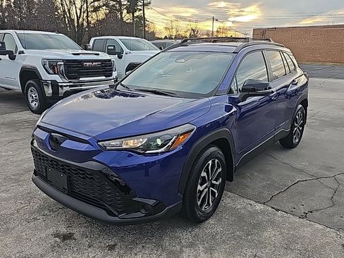 Used 2025 Toyota Corolla Cross AWD Hybrid image 4
