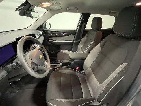 Used 2024 Chevrolet TrailBlazer LT w/ Driver Confidence Package AWD/4WD image 3