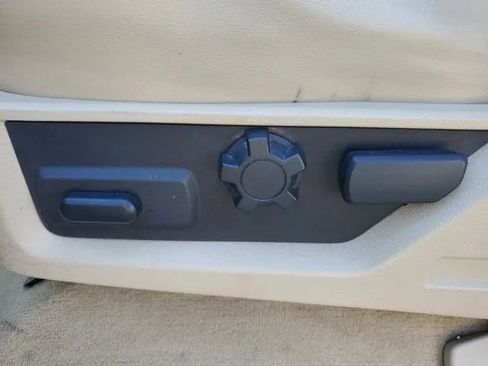 Used 2010 Ford F250 Lariat image 15