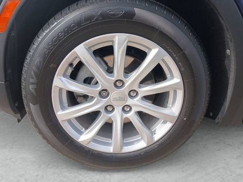 Used 2021 Cadillac XT4 Luxury w/ Cold Weather Package FWD image 23