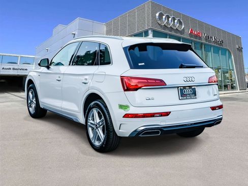 Used 2023 Audi Q5 e Premium w/ Convenience Package image 2