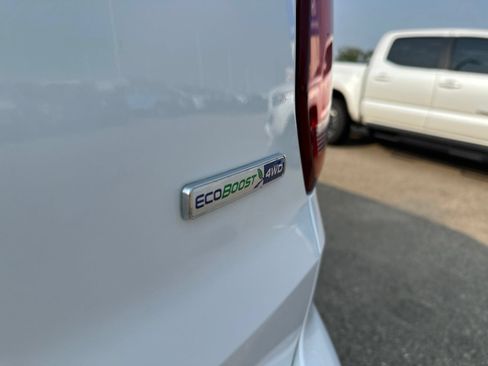 Used 2018 Ford Explorer XLT AWD/4WD image 6