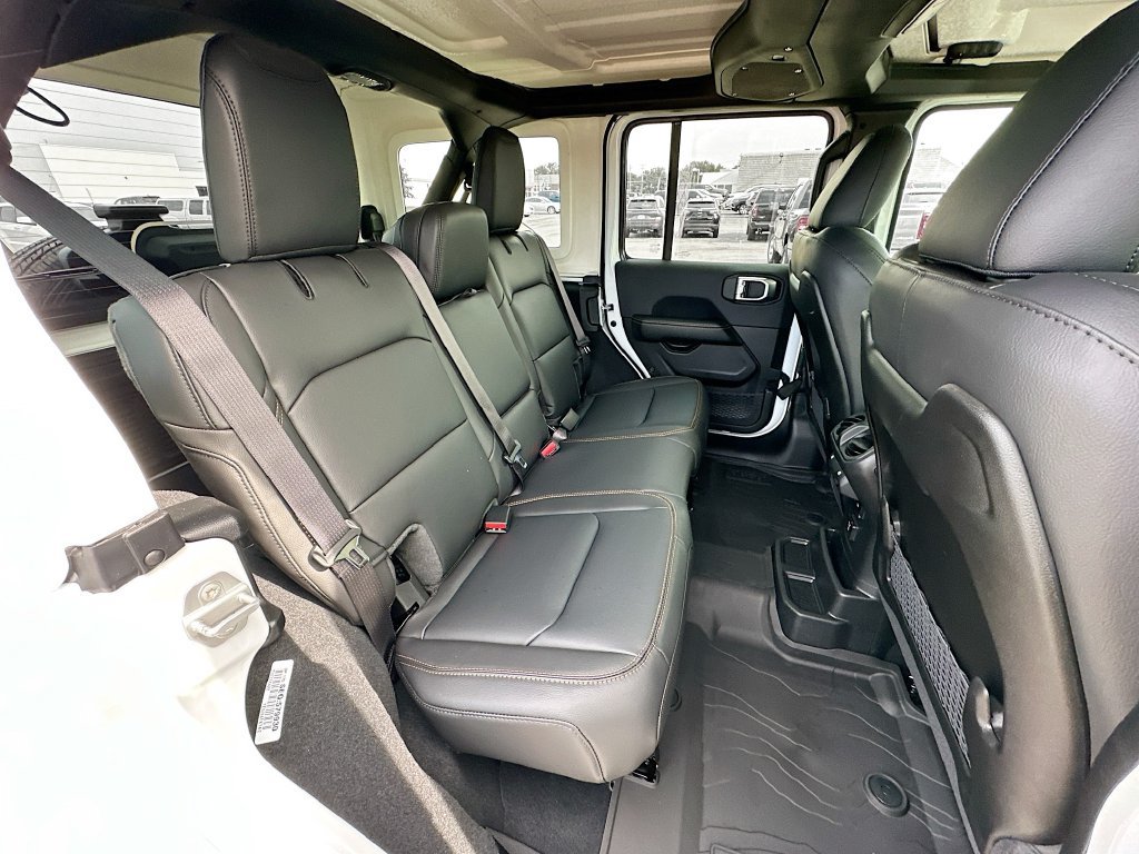 New 2026 Jeep Wrangler Unlimited Sahara AWD/4WD image 33