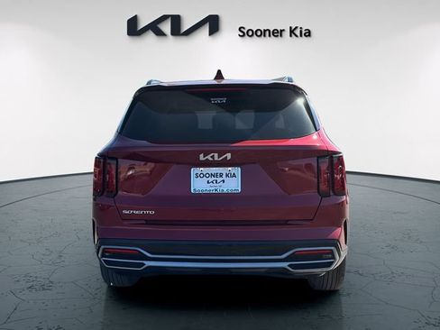 Used 2023 Kia Sorento S w/ Panoramic Sunroof Package FWD image 5