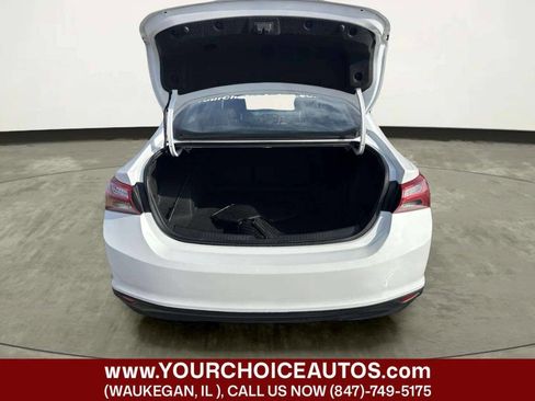 Used 2022 Chevrolet Malibu LT w/ Leather Package image 15