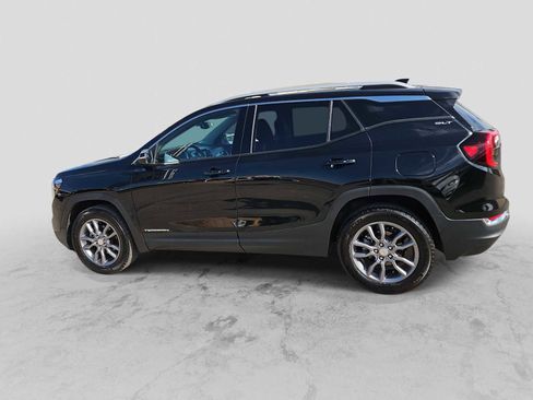 Used 2024 GMC Terrain SLT image 5