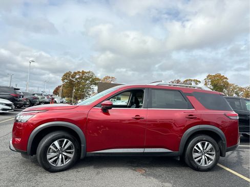 Used 2022 Nissan Pathfinder SL image 6