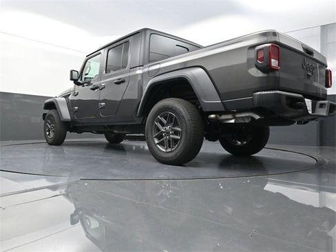 New 2025 Jeep Gladiator Sport image 21