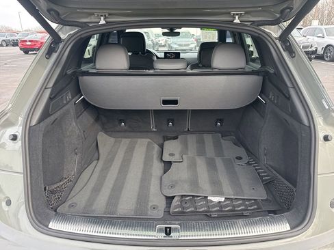 Used 2019 Audi SQ5 Premium Plus w/ Premium Plus Package image 18