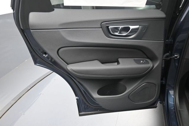 New 2027 Volvo XC60 B5 Plus AWD/4WD image 23
