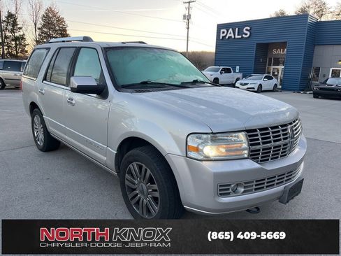 Used 2007 Lincoln Navigator 2WD image 2