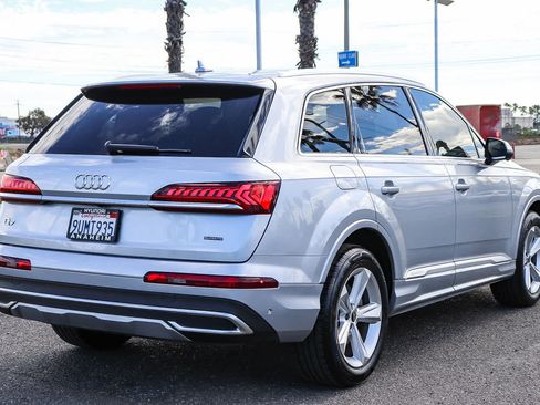 Used 2022 Audi Q7 Premium image 6