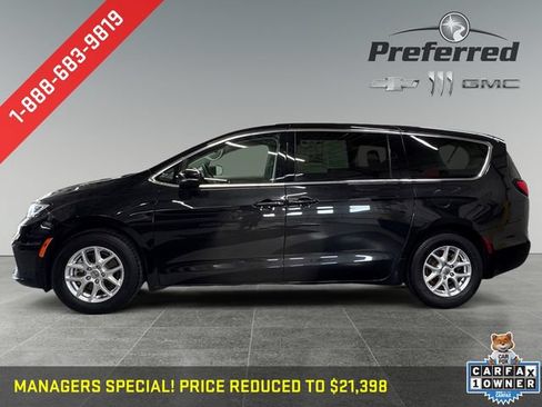 Used 2023 Chrysler Pacifica Touring-L FWD image 10