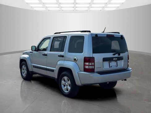 Used 2010 Jeep Liberty Sport w/ Popular Equipment Group AWD/4WD image 5